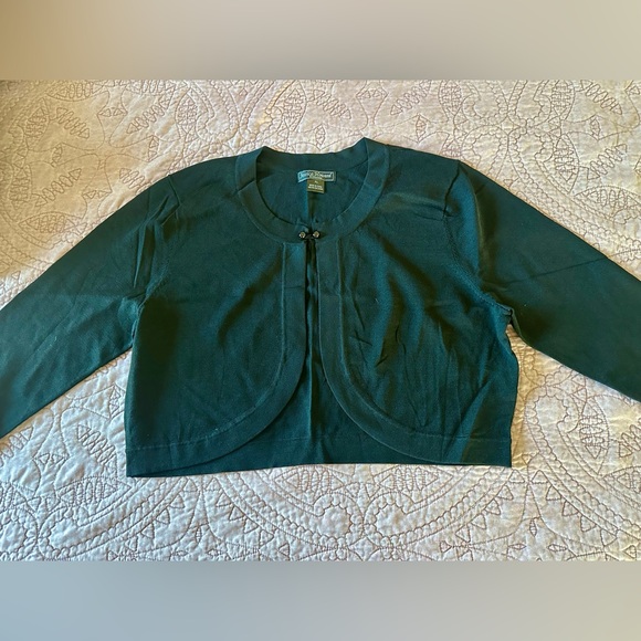 Jessica Howard Sweaters - Jessica Howard black bolero shrug, XL
